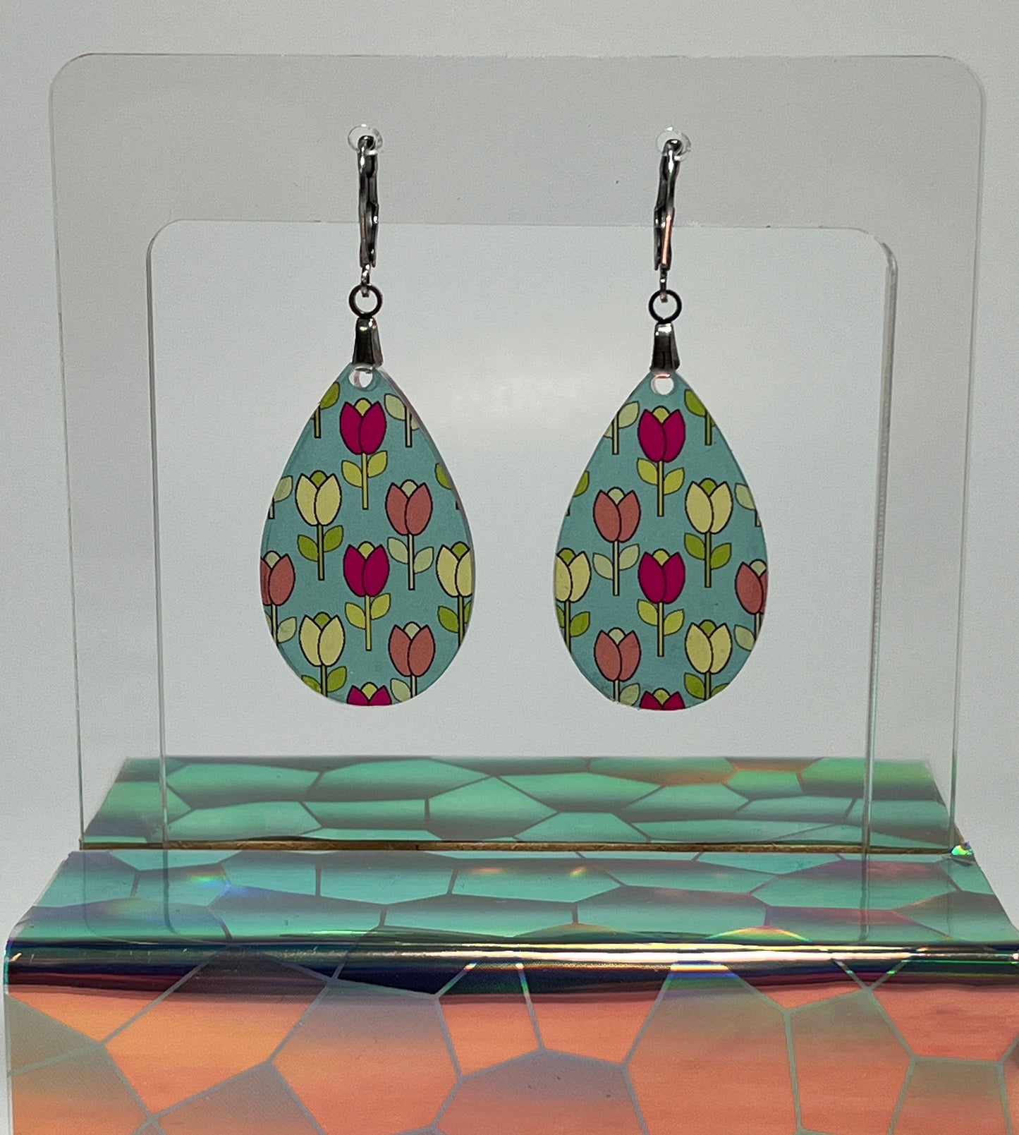 Tulip Season Ready to Snap with or without matching earrings